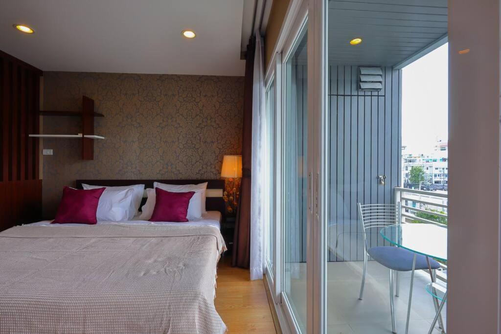Ferienwohnung Luxury Living In Heart Of Nimman Chiang Mai Exterior foto