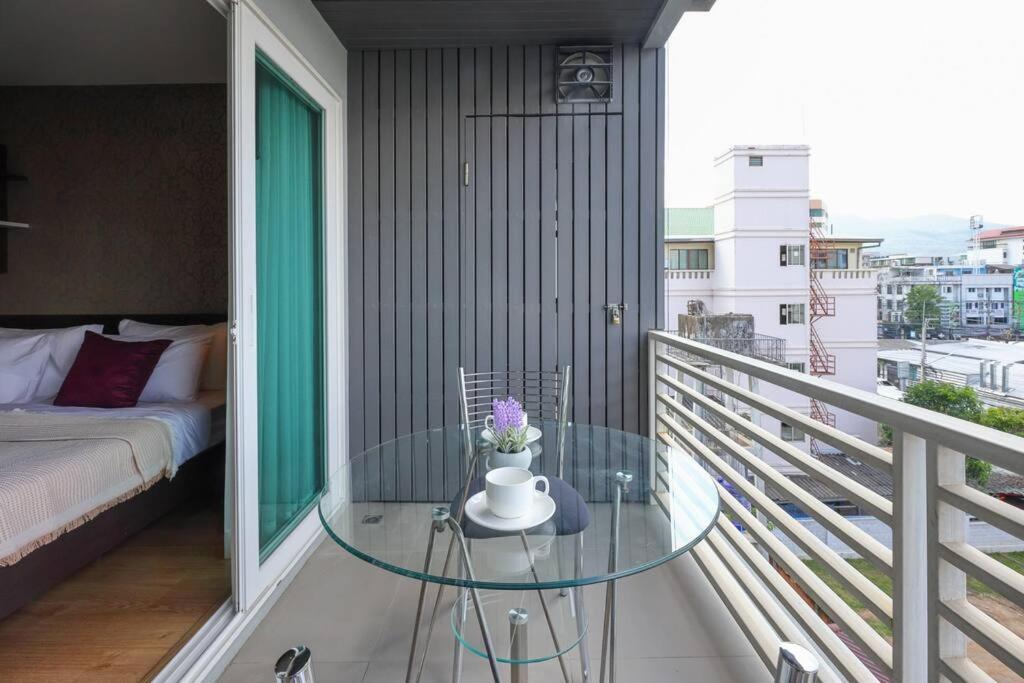 Ferienwohnung Luxury Living In Heart Of Nimman Chiang Mai Exterior foto