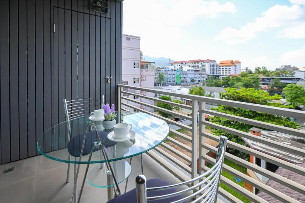 Ferienwohnung Luxury Living In Heart Of Nimman Chiang Mai Exterior foto