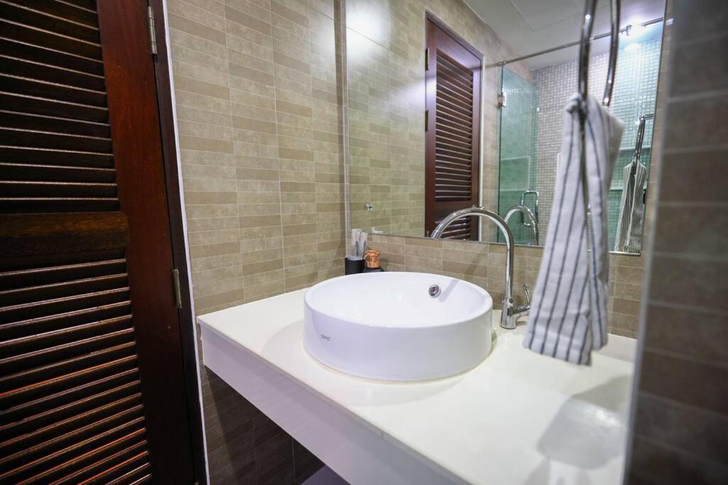 Ferienwohnung Luxury Living In Heart Of Nimman Chiang Mai Exterior foto