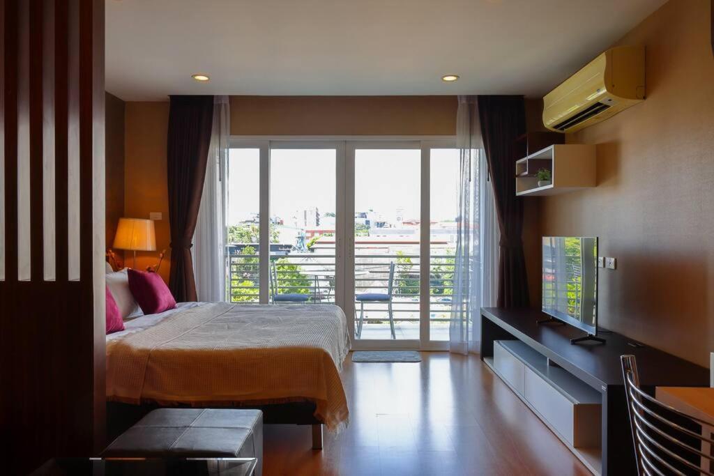Ferienwohnung Luxury Living In Heart Of Nimman Chiang Mai Exterior foto